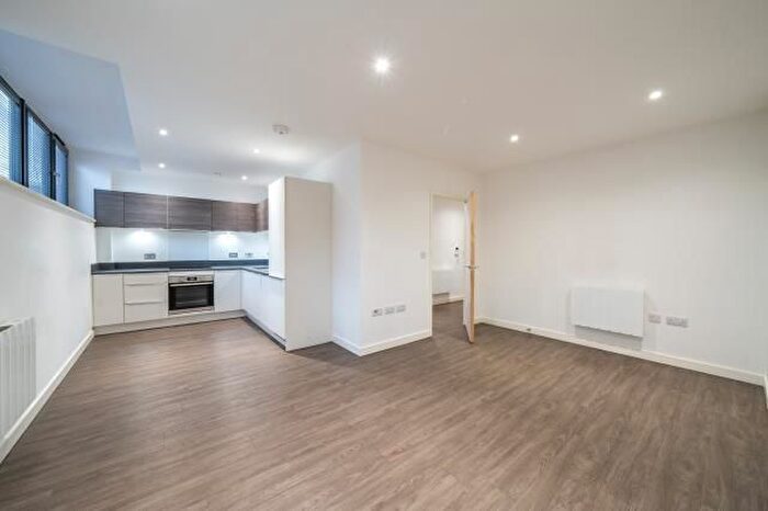 1 Bedroom Flat To Rent In High Road, Whetstone, N20