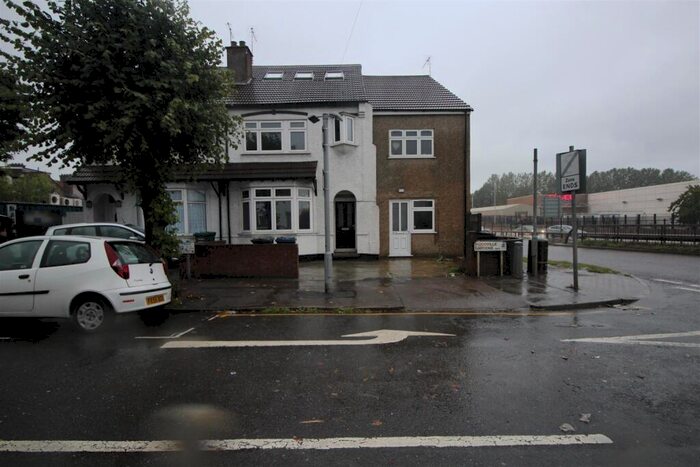 6 Bedroom Semi-Detached House To Rent In Woodville Gardens, London, Greater London, NW11