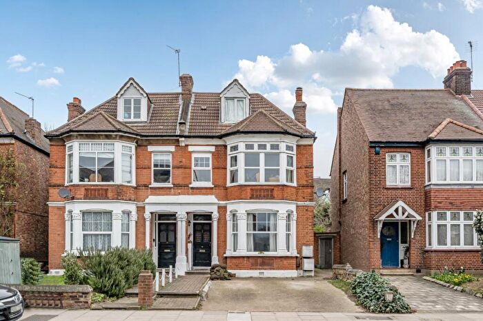 2 Bedroom Maisonette For Sale In Shooters Hill Road, Blackheath, London, SE3