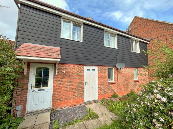 2 Bedroom Maisonette To Rent In Charlock Drive, Minster On Sea, Sheerness, ME12