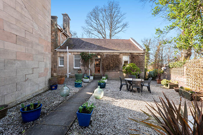 3 Bedroom Character Property For Sale In Flat, Sutherland Avenue, Pollokshields, G41