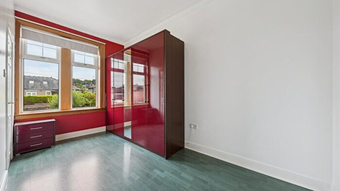 4 Bedroom Semi-Detached Bungalow To Rent In Madison Avenue, Cathcart, Glasgow, G44