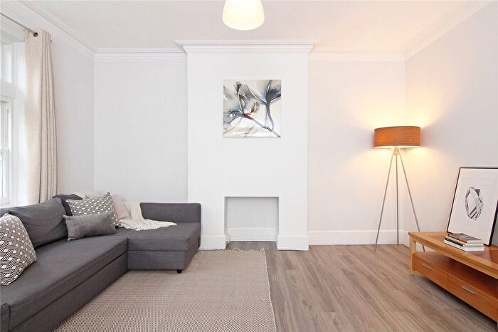 1 Bedroom Flat For Sale In Briar Walk, Putney, London, SW15
