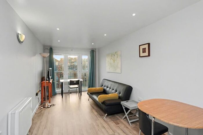 2 Bedroom Flat To Rent In Southsea Road, Kingston Upon Thames, KT1