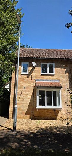 3 Bedroom End Of Terrace House To Rent In Ashton Gardens, Huntingdon, PE29