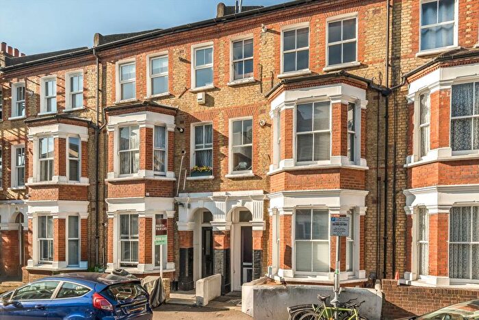 3 Bedroom Flat For Sale In Rita Road, Vauxhall, SW8