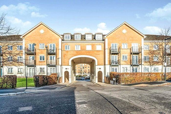 2 Bedroom Flat To Rent In The Dell, Southampton, Hampshire, SO15