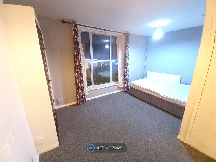 Studio To Rent In Week Street, Maidstone, ME14