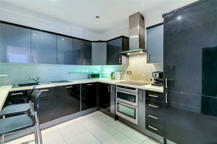 2 Bedroom Flat To Rent In Rodin Court, Essex Road, N1