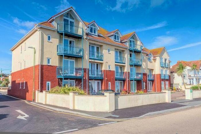 2 Bedroom Flat To Rent In Marine Drive, Paignton, TQ3