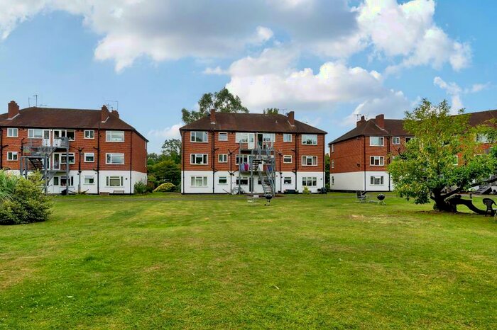 2 Bedroom Flat For Sale In Maidenhead, Berkshire, SL6