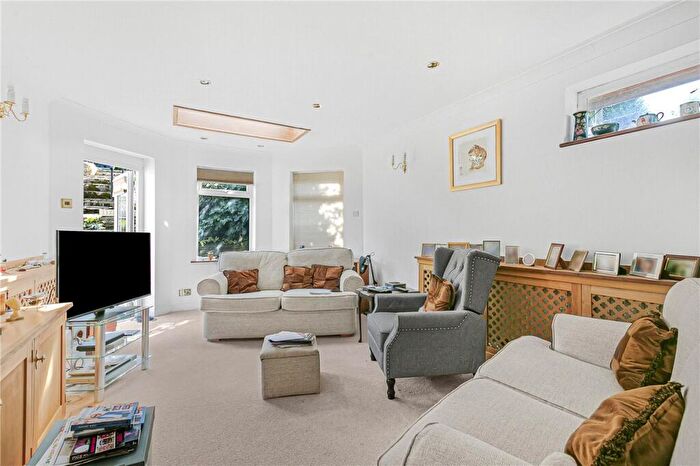 3 Bedroom Detached House For Sale In Coopers Close, Kimpton, Hitchin, SG4