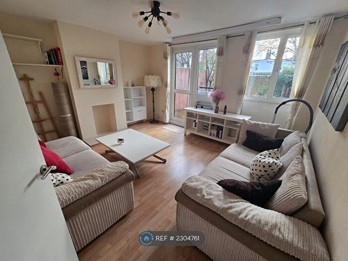 2 Bedroom Flat To Rent In Elias Place, London, SW8