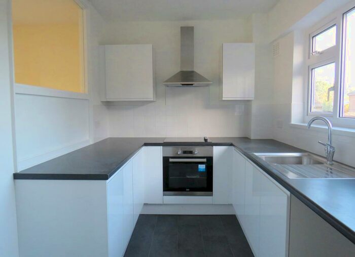 3 Bedroom Maisonette To Rent In The Broadway, Plymouth, PL9