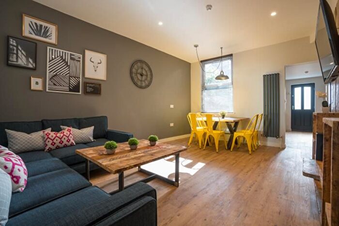 6 Bedroom Terraced House To Rent In Woodcroft Road, Liverpool, L15