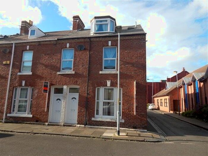 2 Bedroom Flat To Rent In Carlton Street, Blyth, NE24