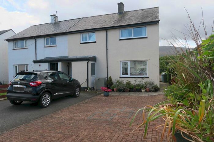 3 Bedroom Semi-Detached House For Sale In Olaf Road, Kyleakin, Isle Of Skye, IV41