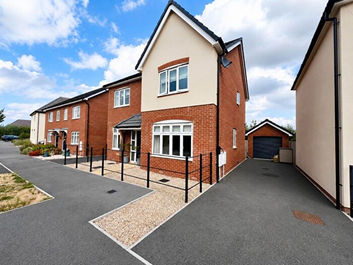 4 Bedroom Detached House For Sale In Blackberry Grove, Cam, Dursley, GL11