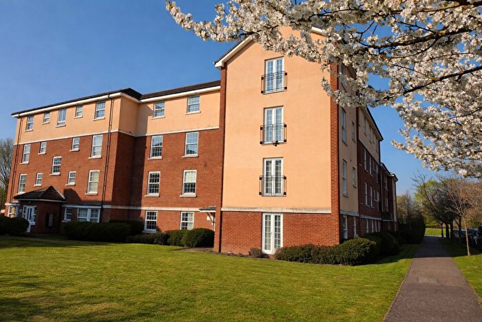 2 Bedroom Flat For Sale In Merrifield Court, Welwyn Garden City, AL7
