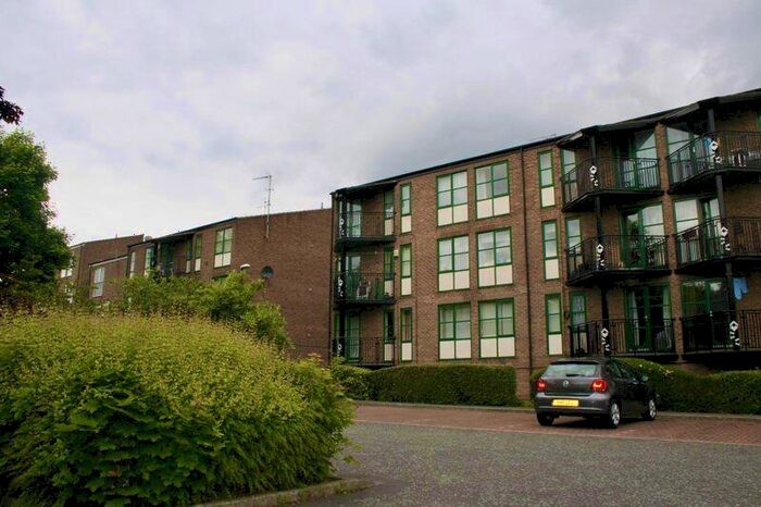 2 Bedroom Flat For Sale In Lumley Close, Oxclose Washington, NE38