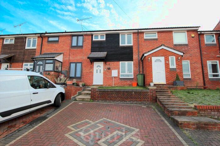 3 Bedroom Property To Rent In The Foxgloves, Billericay CM12