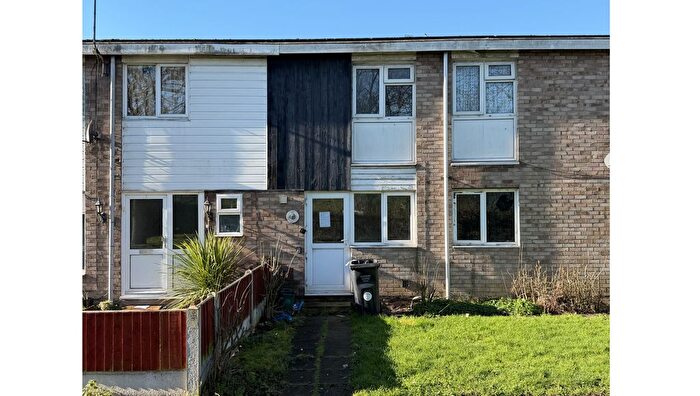 1 Bedroom Flat For Sale In Ravensfield, Basildon, Essex, SS14