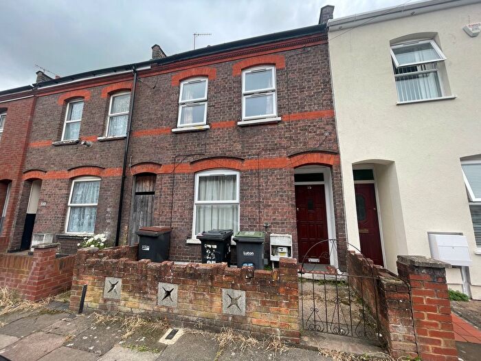 3 Bedroom Terraced House To Rent In Newcombe Road, Luton, LU1