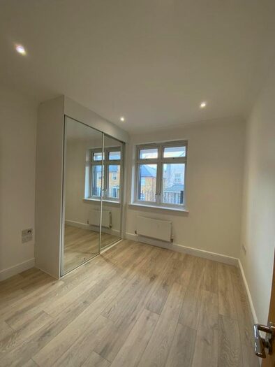 2 Bedroom Flat To Rent In Mackintosh Street, Bromley, BR2