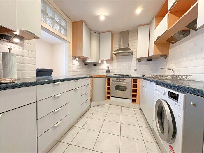 2 Bedroom Apartment To Rent In New Crane Street, Chester, Cheshire, CH1