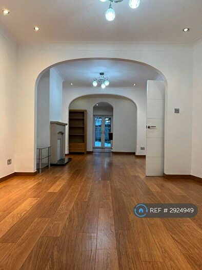 3 Bedroom Terraced House To Rent In Southbourne Gardens, Ilford, IG1