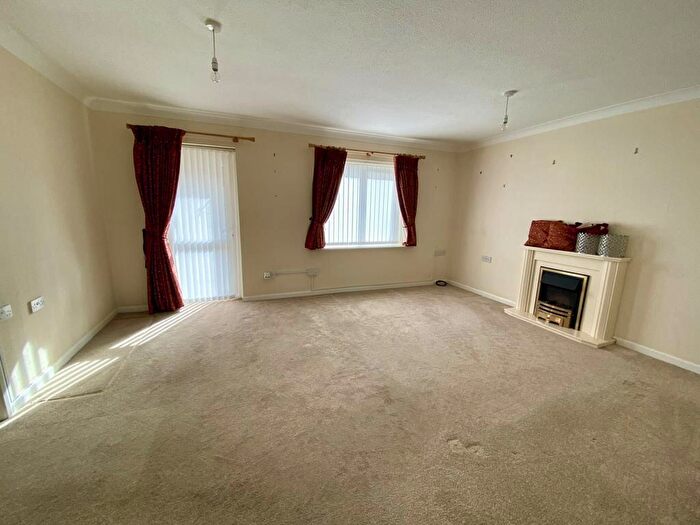 2 Bedroom Apartment For Sale In Sharon Road, West End, Southampton, Hampshire, SO30