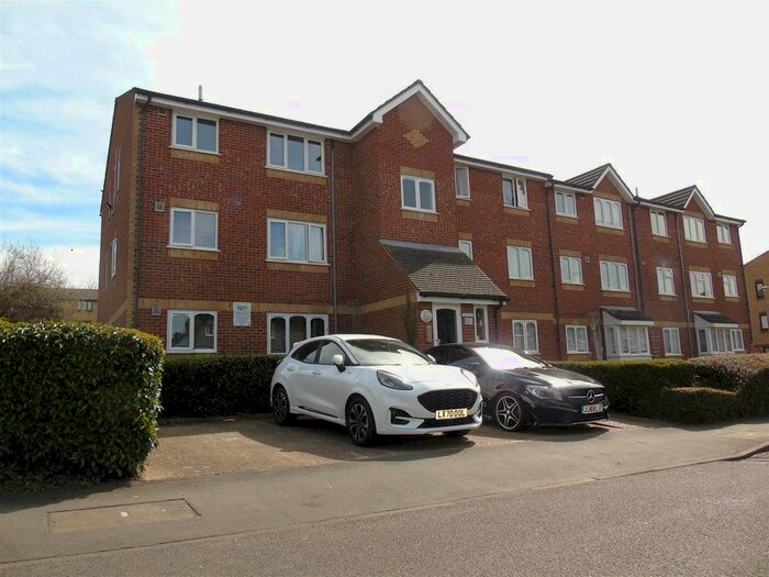 Studio To Rent In Sandown Road, Watford, WD24