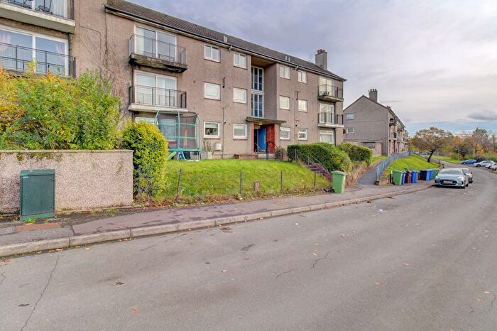 2 Bedroom Flat For Sale In Valeview Terrace, Dumbarton, G82