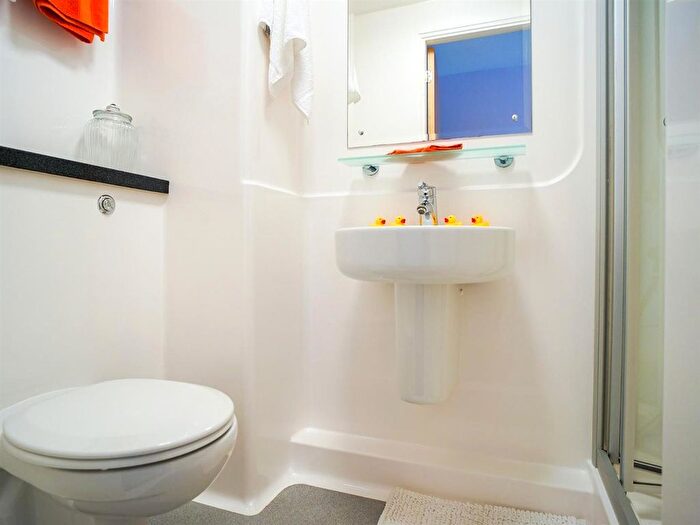 1 Bedroom Flat To Rent In Beaverbank Place, Edinburgh, EH7