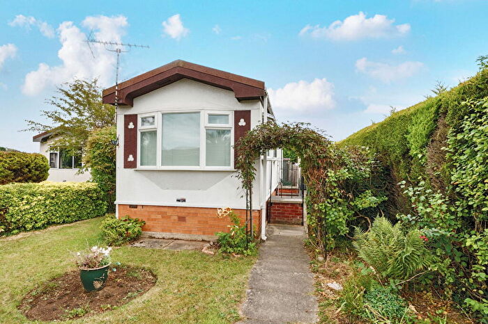 2 Bedroom Park Home For Sale In Greenacres Park, West Bridgford, Nottingham, NG2