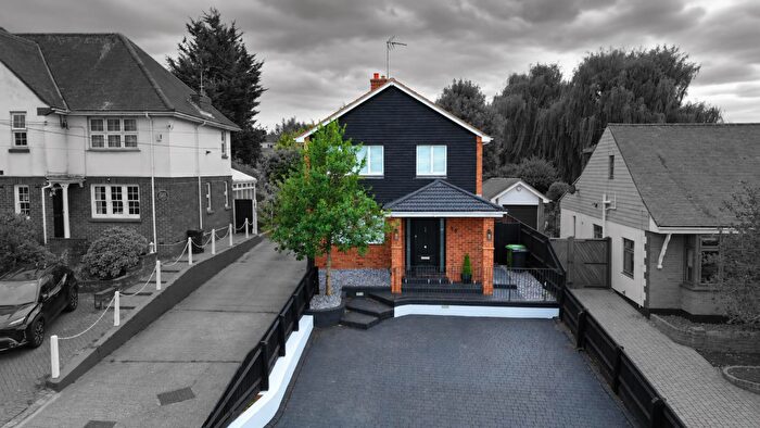 3 Bedroom Detached House For Sale In Southend Road, Wickford, SS11