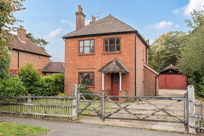 3 Bedroom Detached House For Sale In St Nicholas Avenue, Cranleigh, GU6