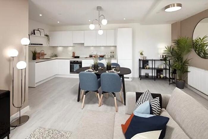 2 Bedroom Flat For Sale In Nestles Avenue, Hayes, UB3