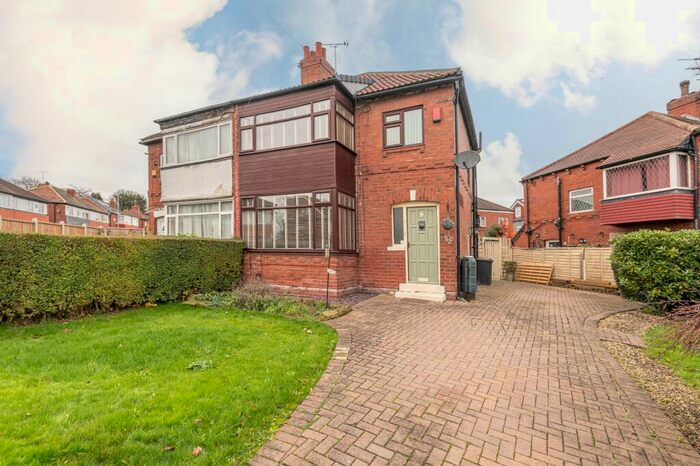 3 Bedroom Semi-Detached House To Rent In Grange Park Terrace, Oakwood, Leeds, LS8