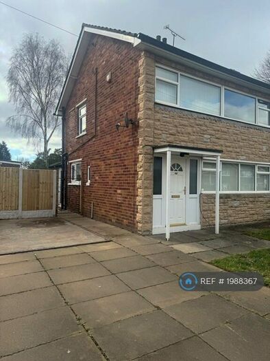 3 Bedroom Semi-Detached House To Rent In Queen Mary Crescent, Kirk Sandall, Doncaster, DN3