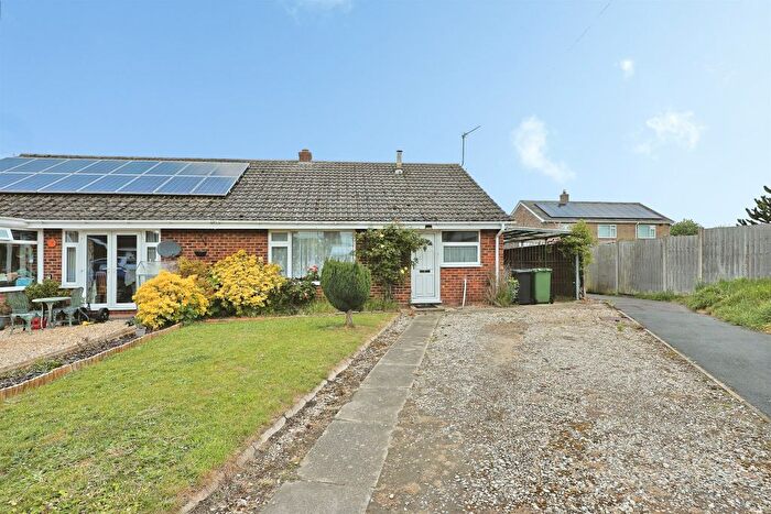 3 Bedroom Semi-Detached Bungalow For Sale In Crosskeys Way, Mattishall, Dereham, NR20