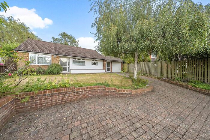 2 Bedroom Bungalow For Sale In Lovibonds Avenue, Orpington, BR6
