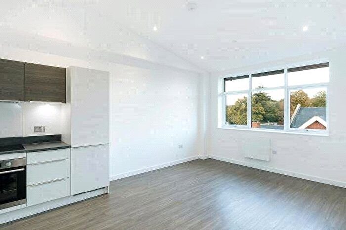 1 Bedroom Flat To Rent In Knoll Road, Camberley, GU15