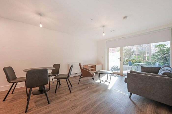 2 Bedroom Flat To Rent In Nautilus Apartments, Canning Town, London, E16