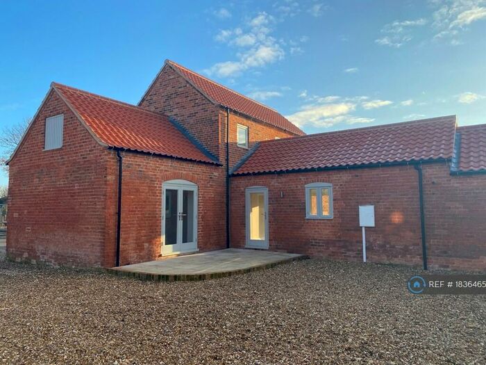 4 Bedroom Semi-Detached House To Rent In West Hill Court, Walcott, Lincoln, LN4