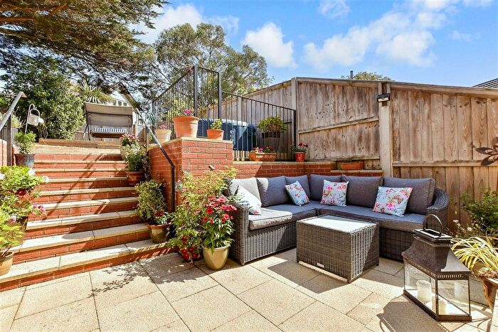 5 Bedroom Detached House For Sale In Hooke Close, Freshwater, Isle Of Wight, PO40