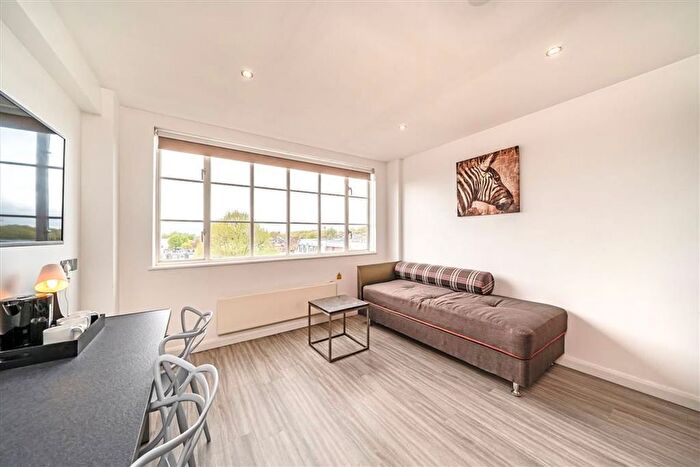 2 Bedroom Flat To Rent In Old Brompton Road, South Kensington, SW7