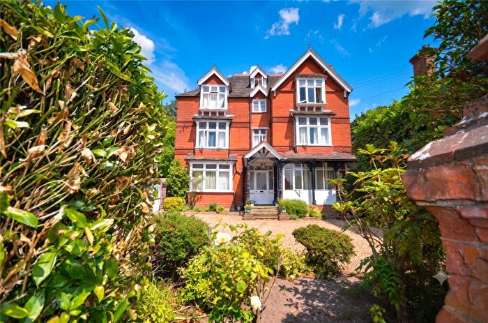 3 Bedroom Duplex For Sale In Woodlands Road, Camberley, Surrey, GU15