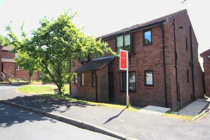 1 Bedroom Flat To Rent In Walesby Court, Cookridge, Leeds, LS16
