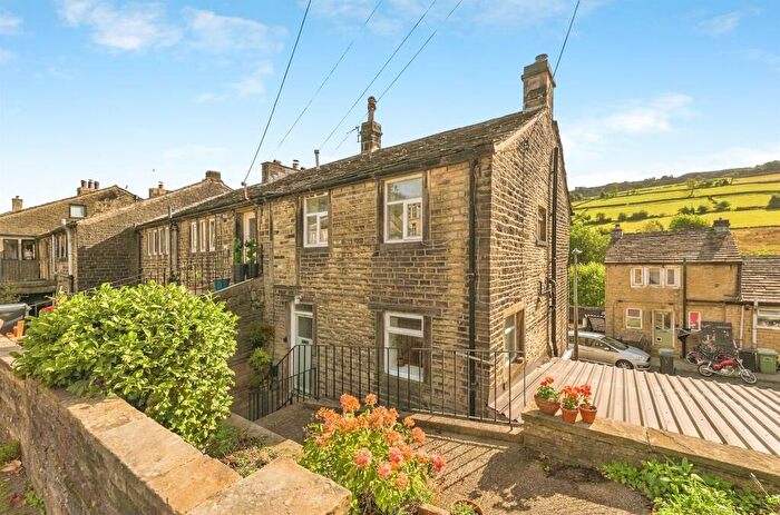 3 Bedroom End Of Terrace House For Sale In Woodhead Road, Holmbridge, Holmfirth, HD9